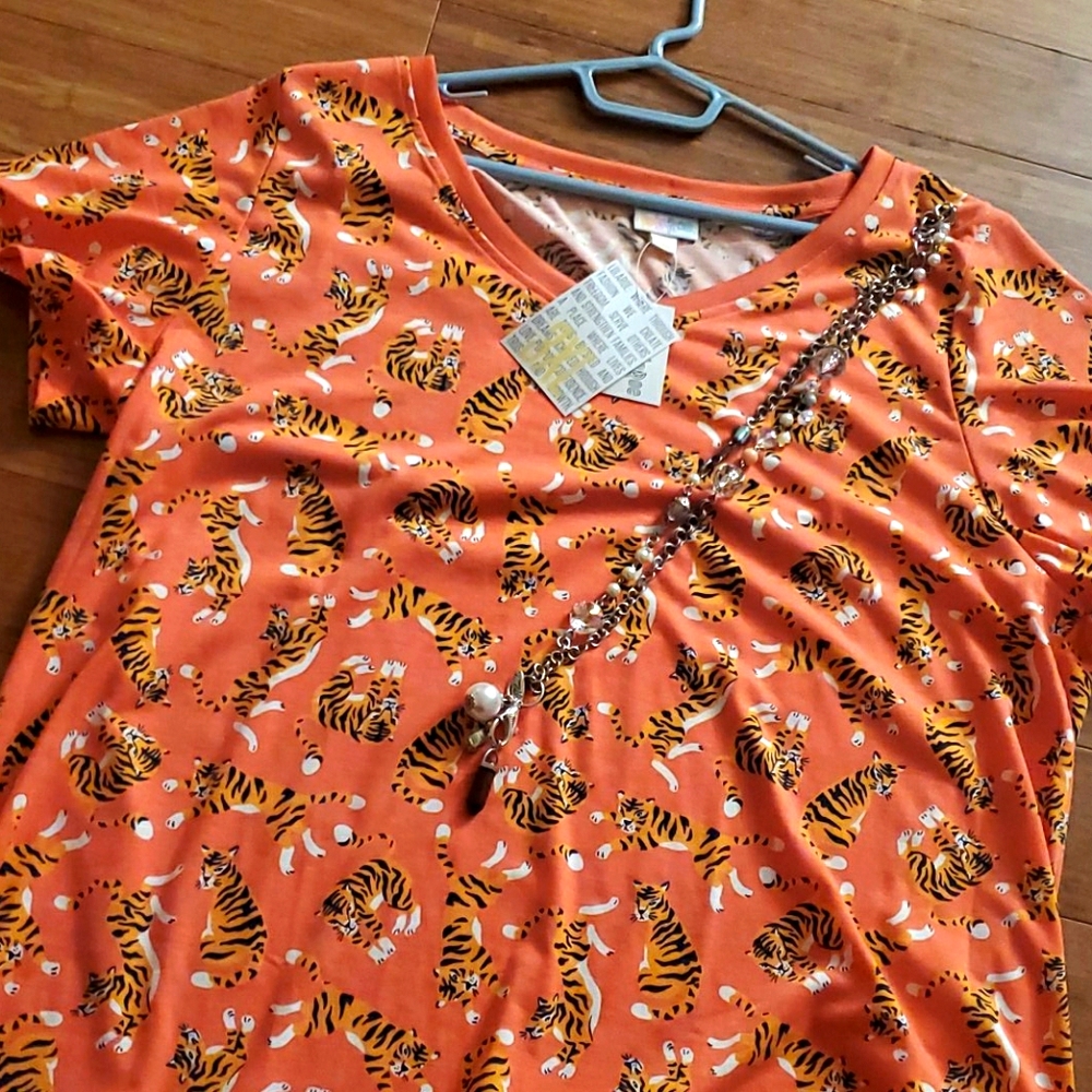 3xl christy v neck new lularoe orange tigers